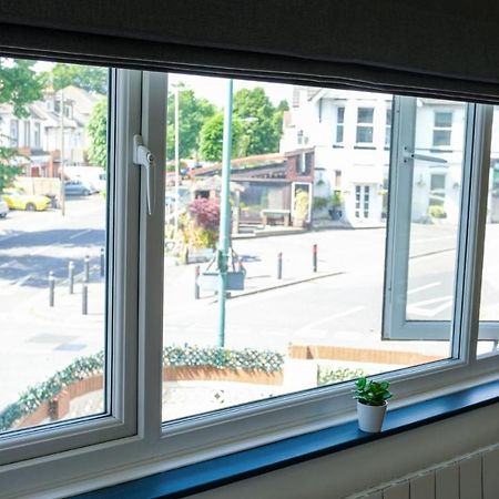 בורנמות' Intimate Entire Flat 9-Min Walk To Boscombe Beach מראה חיצוני תמונה