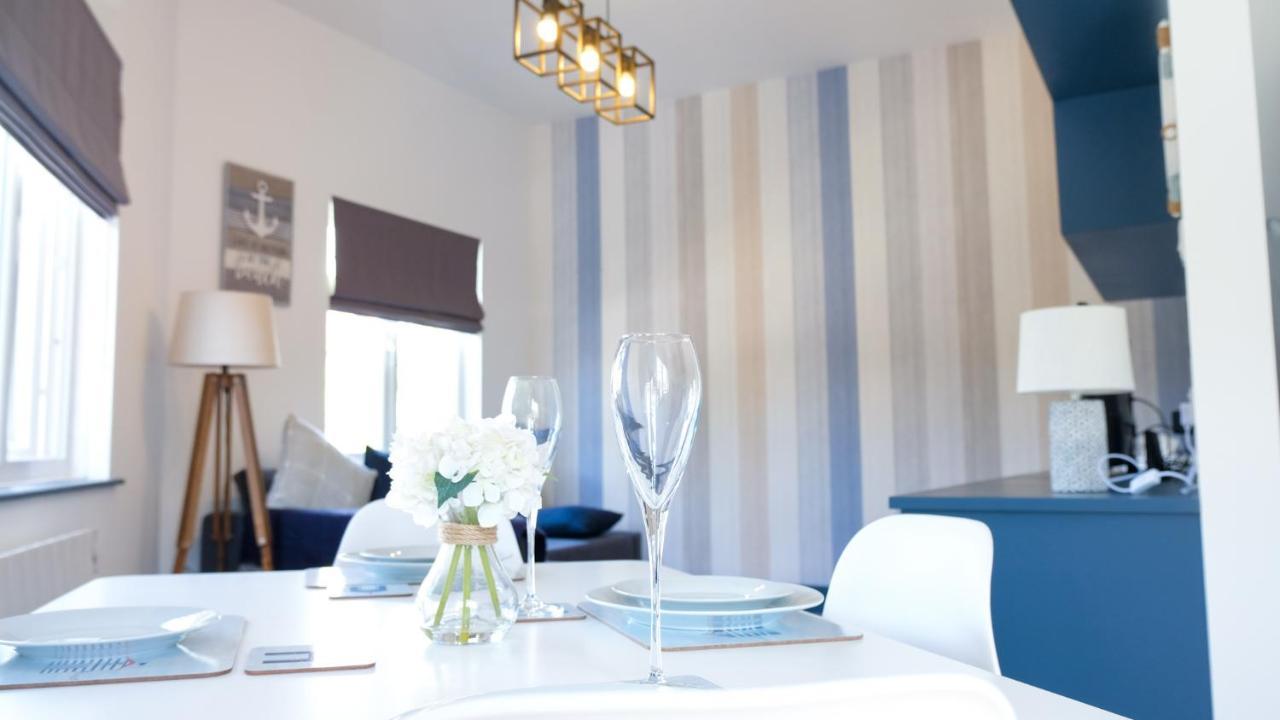 בורנמות' Intimate Entire Flat 9-Min Walk To Boscombe Beach מראה חיצוני תמונה