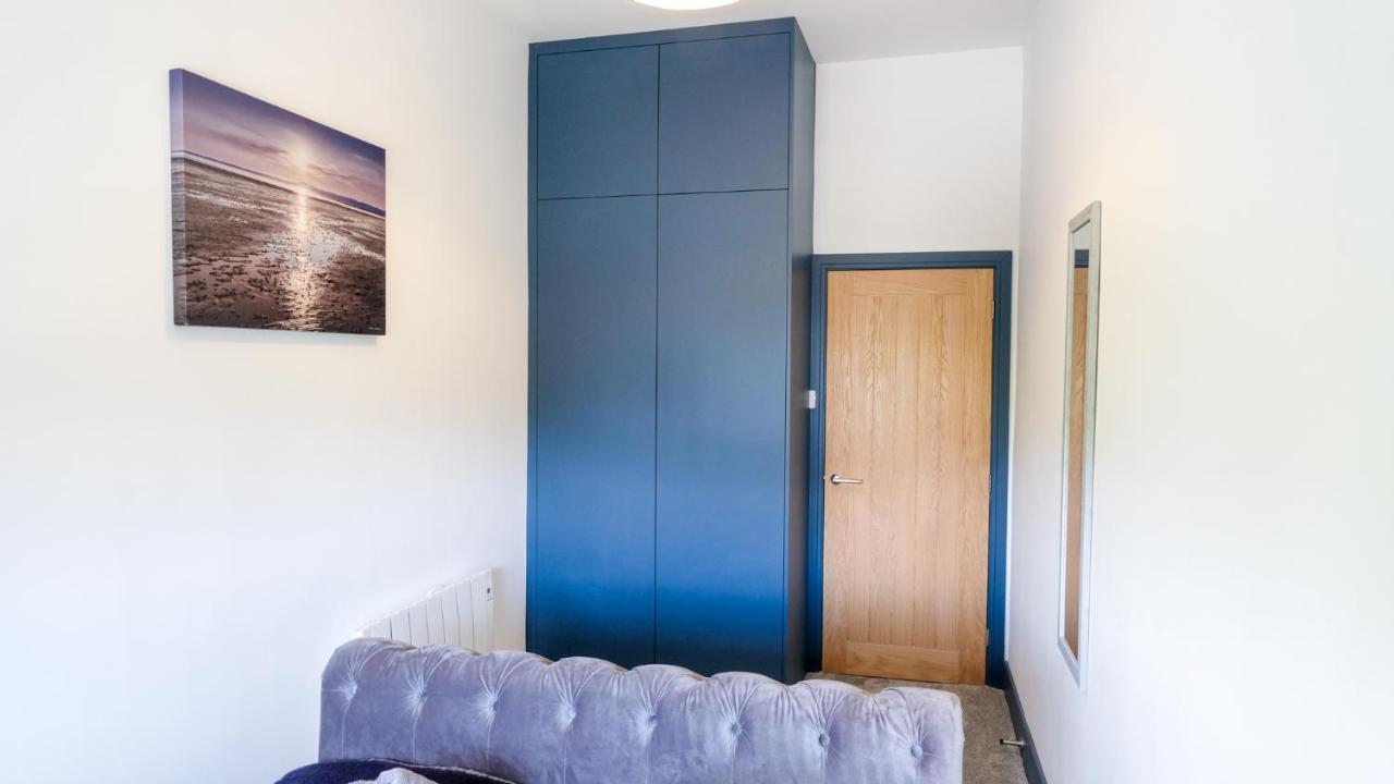 בורנמות' Intimate Entire Flat 9-Min Walk To Boscombe Beach מראה חיצוני תמונה
