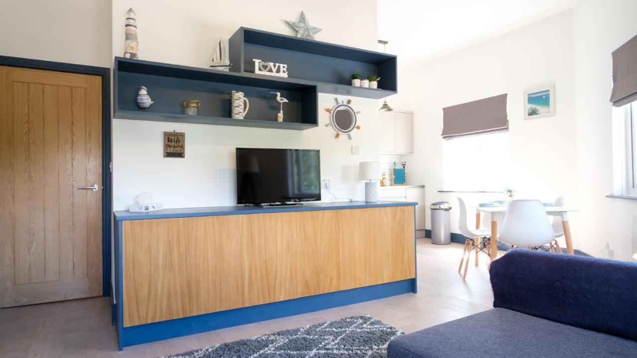 בורנמות' Intimate Entire Flat 9-Min Walk To Boscombe Beach מראה חיצוני תמונה
