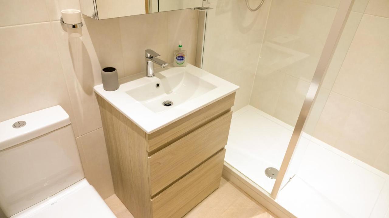 בורנמות' Intimate Entire Flat 9-Min Walk To Boscombe Beach מראה חיצוני תמונה